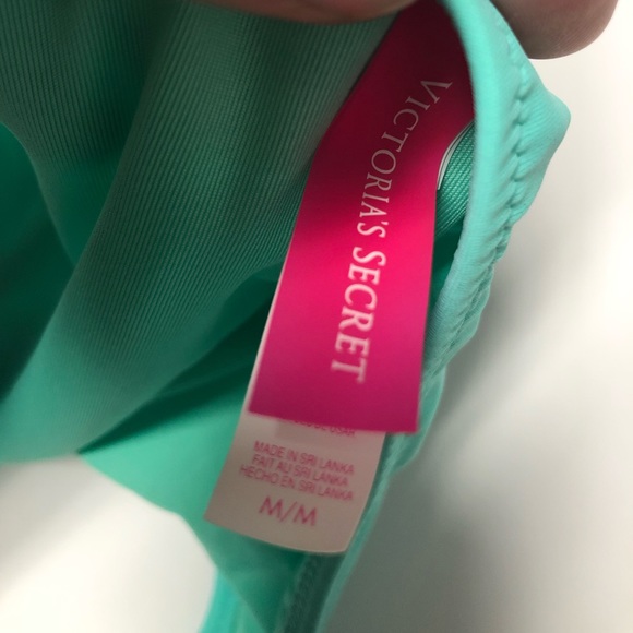 Victoria’s Secrets Ruched Bikini Bottoms- SZ: M - Picture 5 of 5